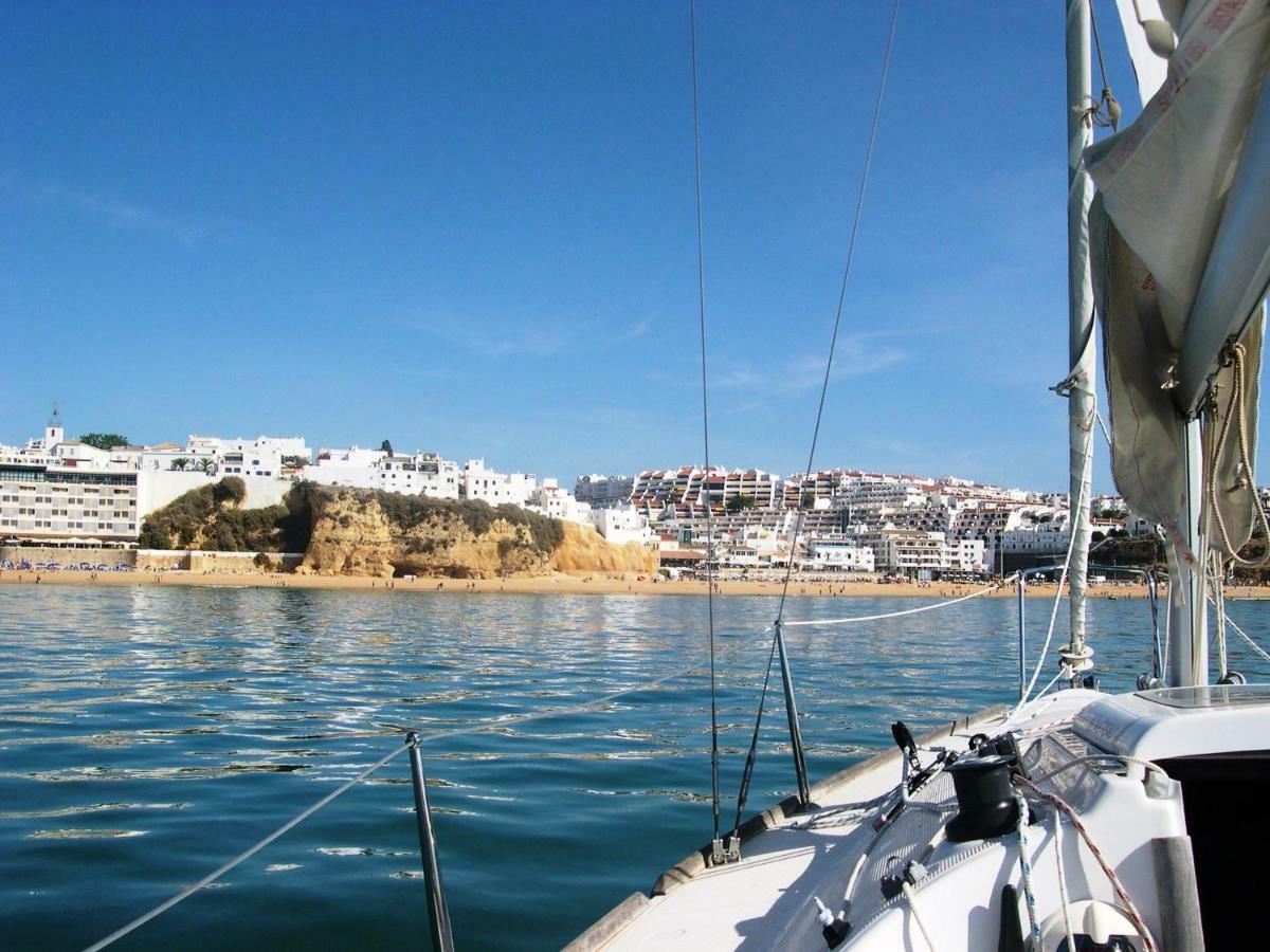 Eber: Poolside Near Old Town Albufeira