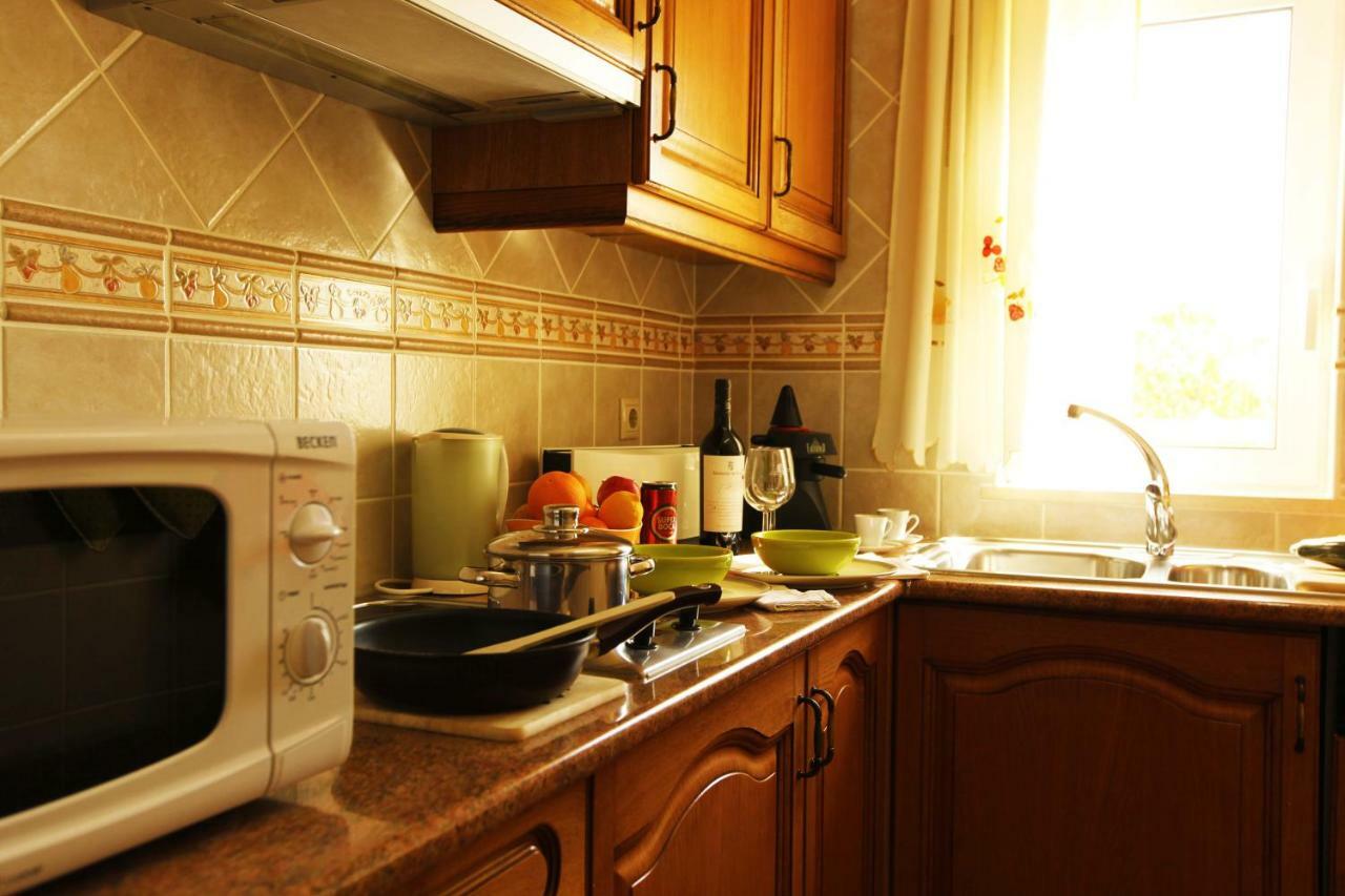Apartment Eber: Poolside Near Old Town Albufeira