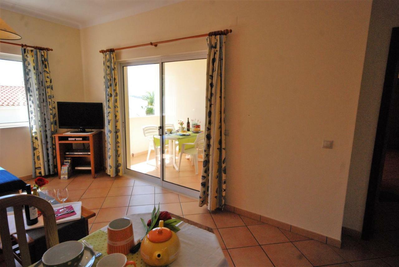 Apartment Eber: Poolside Near Old Town