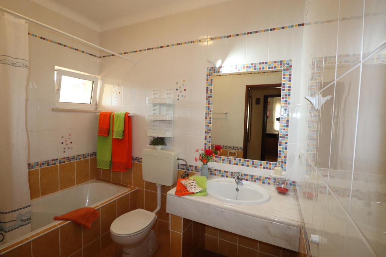 Eber: Poolside Near Old Town Apartment Albufeira