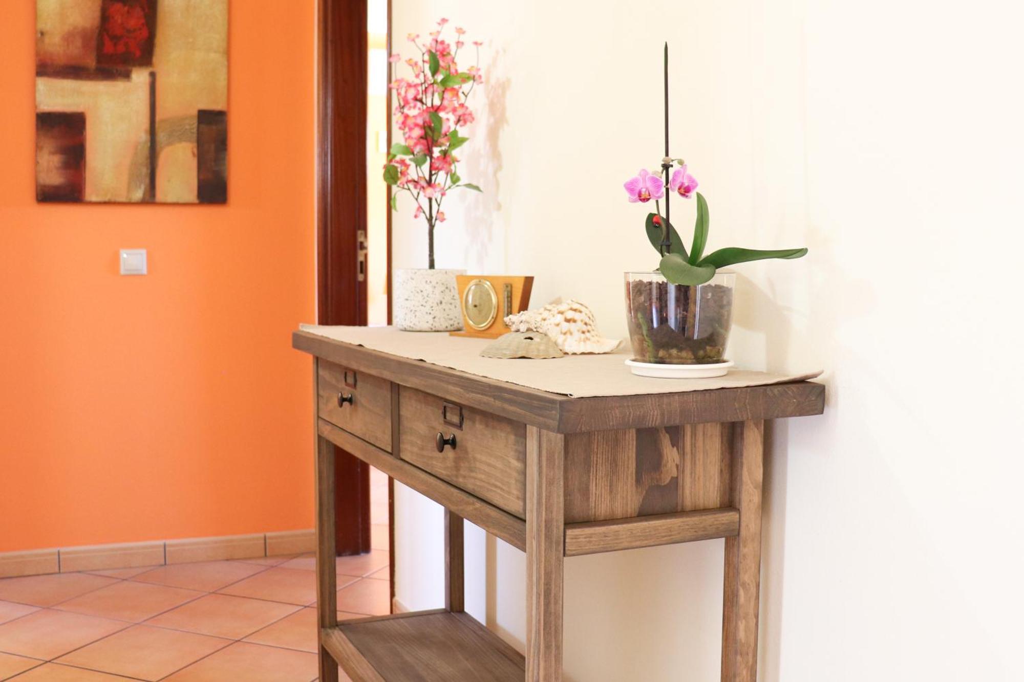 Apartment Eber: Poolside Near Old Town *
