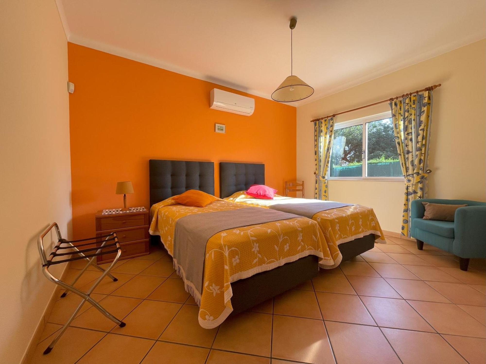 Apartment Eber: Poolside Near Old Town *