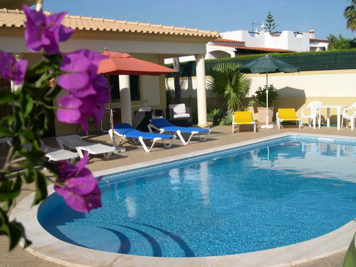 Eber: Poolside Near Old Town Albufeira