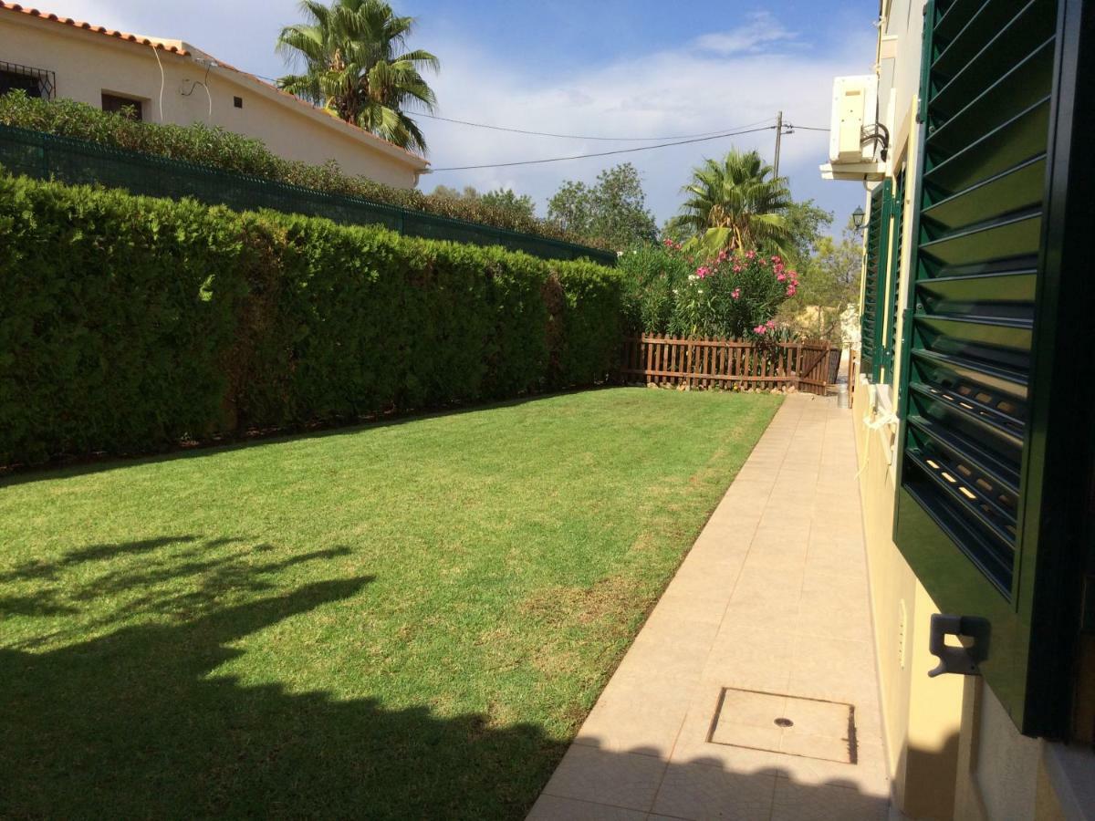 Eber: Poolside Near Old Town Apartment Albufeira