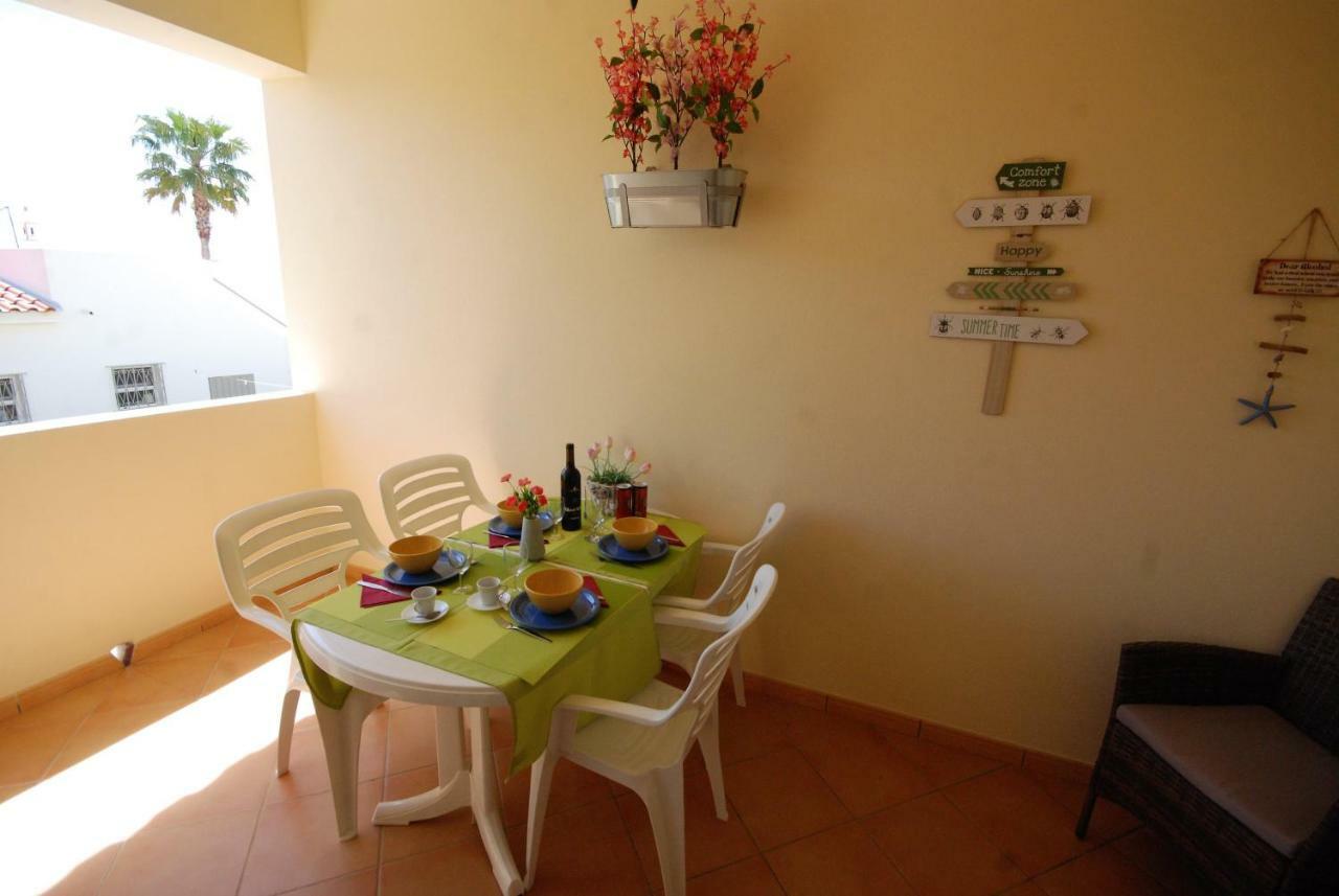 Eber: Poolside Near Old Town Albufeira