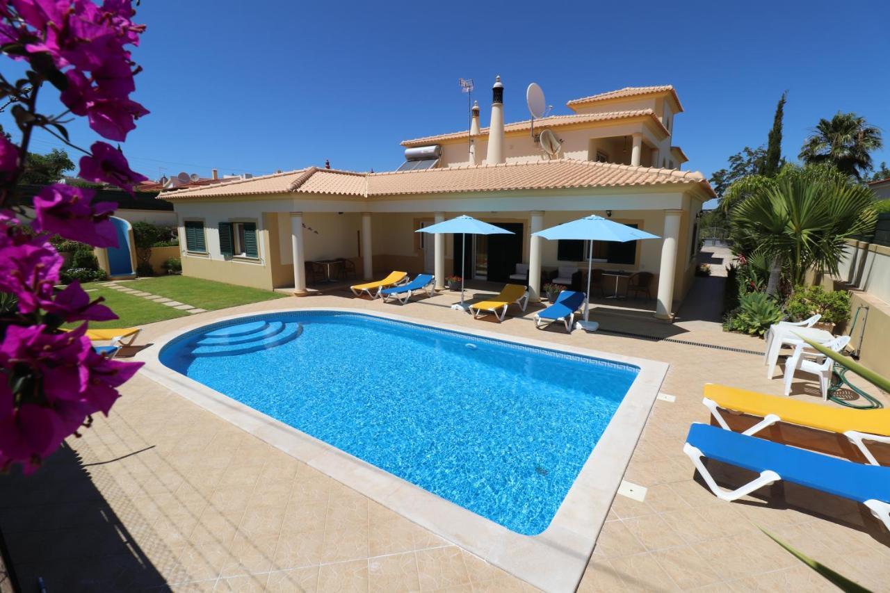 Eber: Poolside Near Old Town Apartment Albufeira