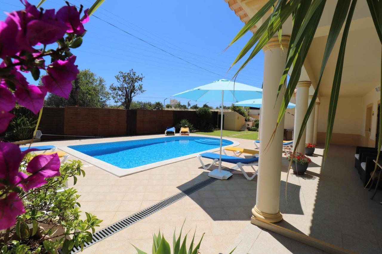 Eber: Poolside Near Old Town Apartment Albufeira